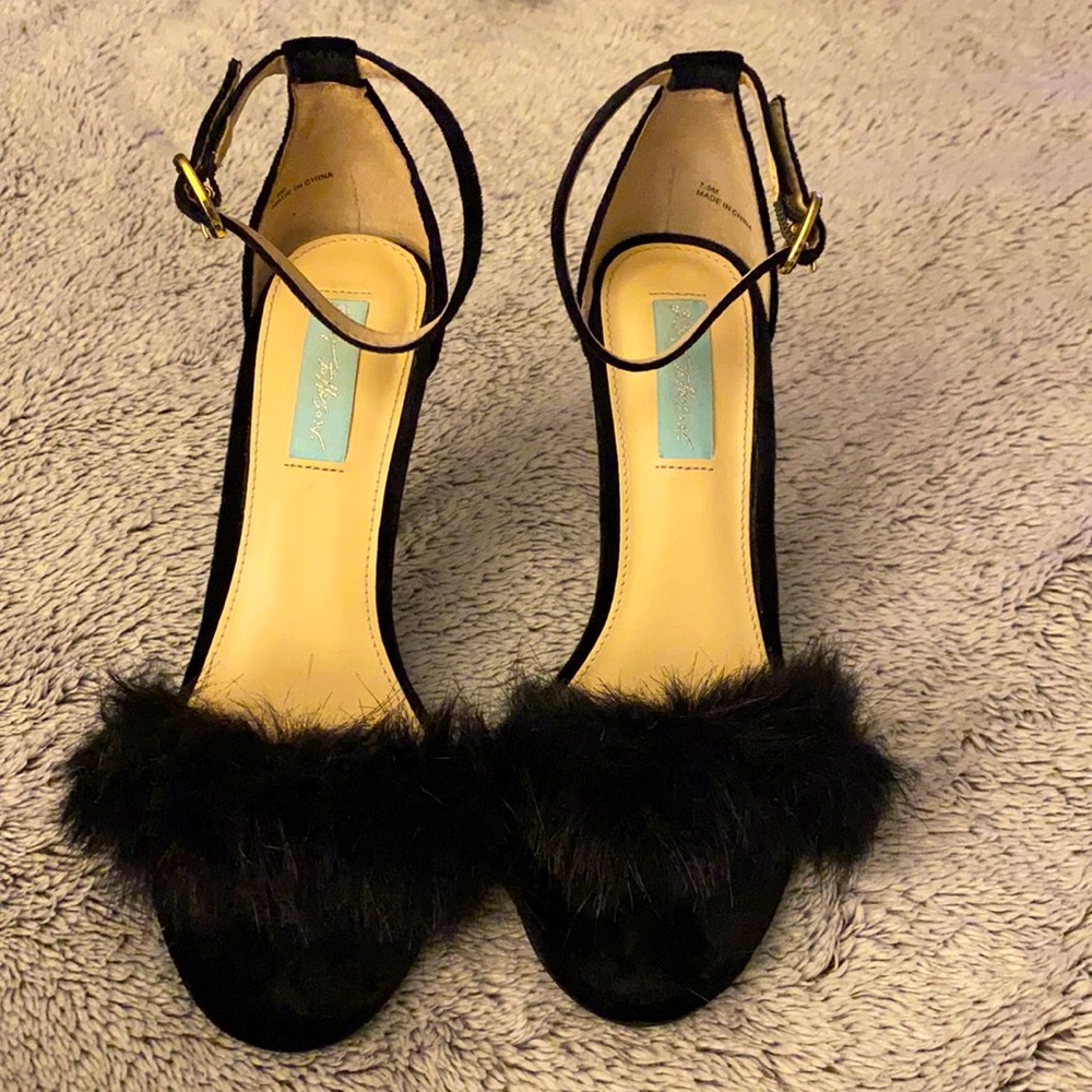 Betsey Johnson Super Fancy Black Sandals